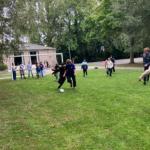 voetbal met de studenten